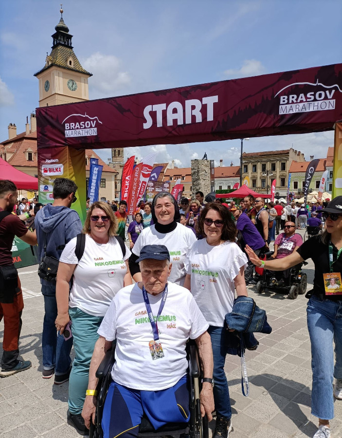 Brasov Rollstuhlmarathon Nikodemus Team.jpg